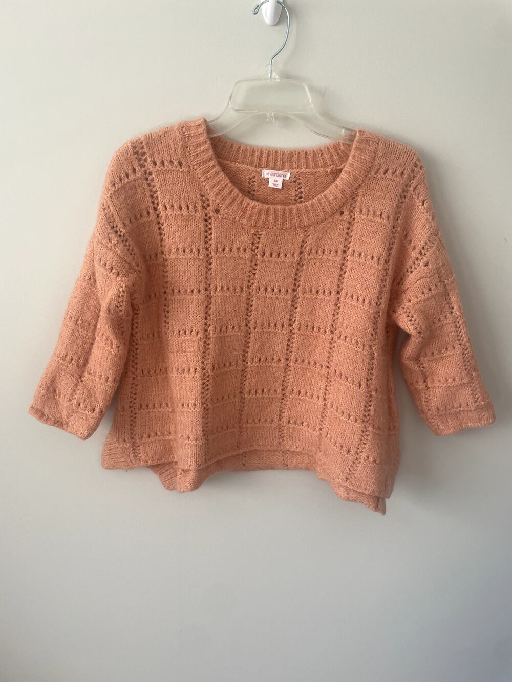 Xhilaration Crew Neck Eyelash Peach/Coral Color Cropped Sweater Sz S